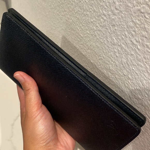 ⭐️SOLD⭐️ EUC Louis Vuitton Brazza Black Taiga - Picture 11 of 15